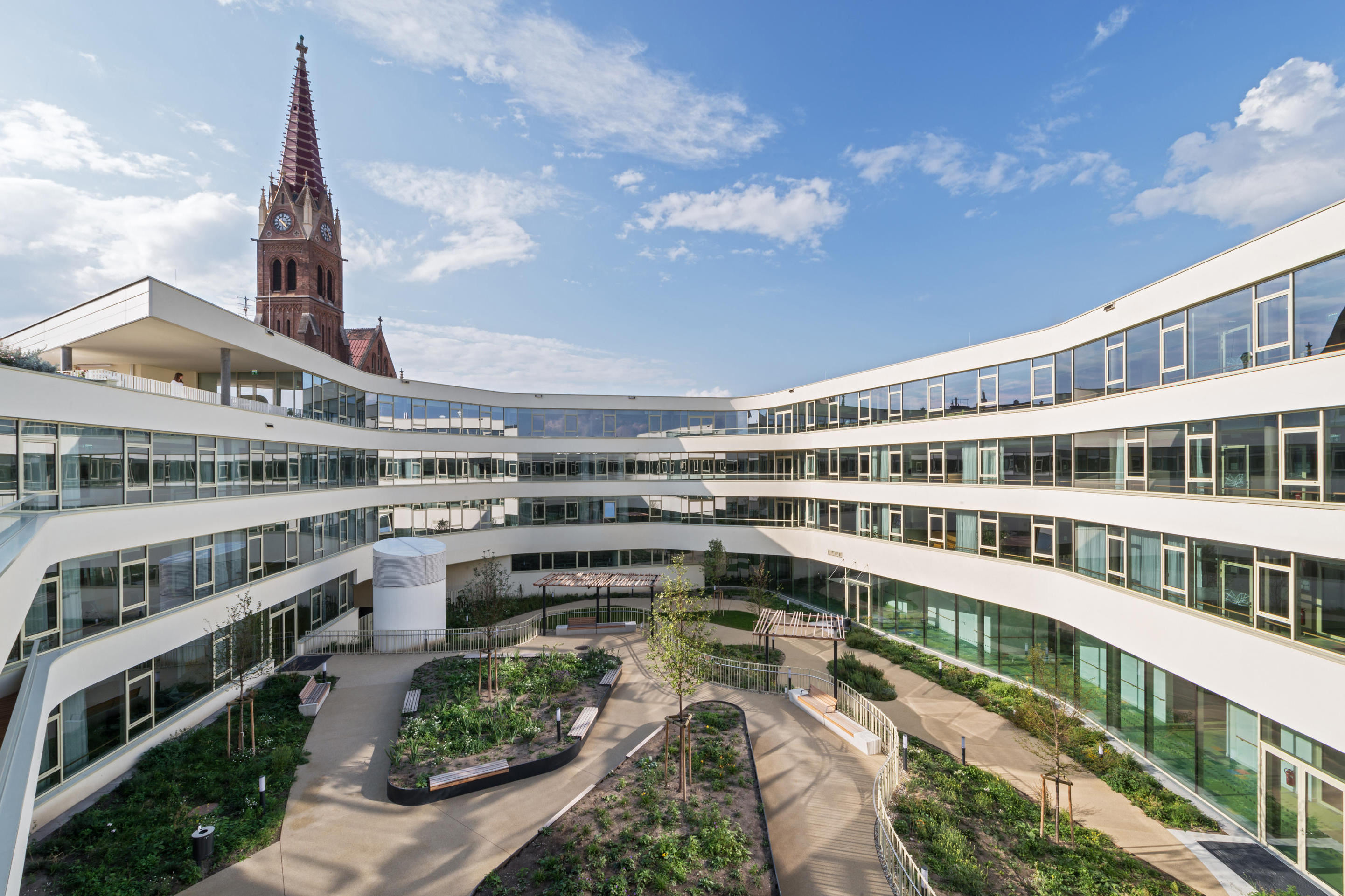 Aufnahme des Innenhofs des Pflegewohnhaus Rudolfsheim-Fünfhaus